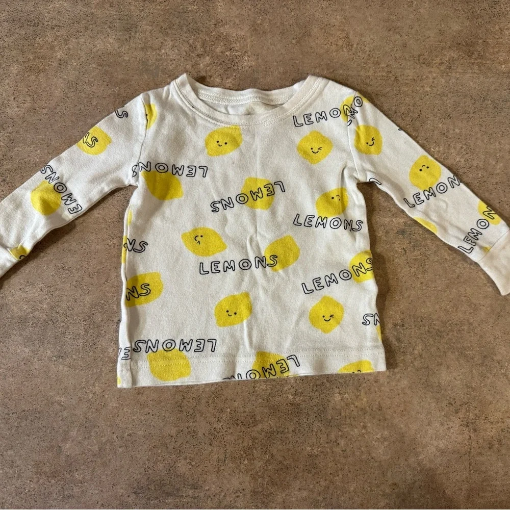 Old Navy Baby 2 Piece Pajama Set with Yellow Lemon Design, Size 12-18M